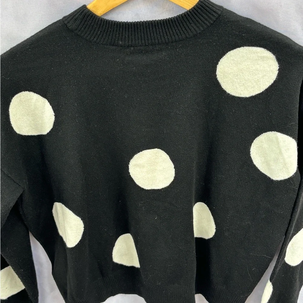 T Tahari Black Sweater with White‎ Dots